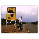 Das Hinterrad steht im Sommer, das Vorderrad im Winter - am Äquator in Kenia